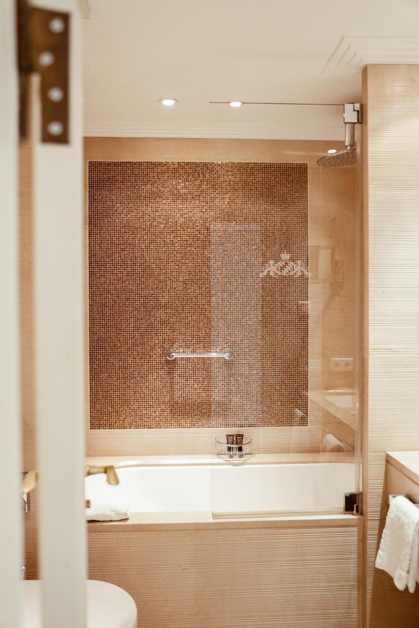 Hotel Bayerischer Hof Munich Room photo